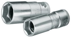 Spark plug socket with retention spring